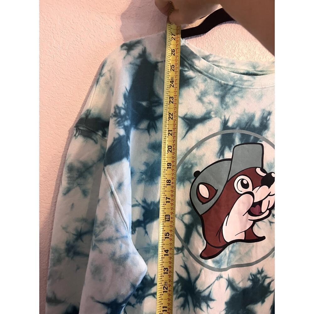 Buc-ee's Sweatshirt tie dye blue size M Beaver Women men Sweater pullover - Picture 5 of 8